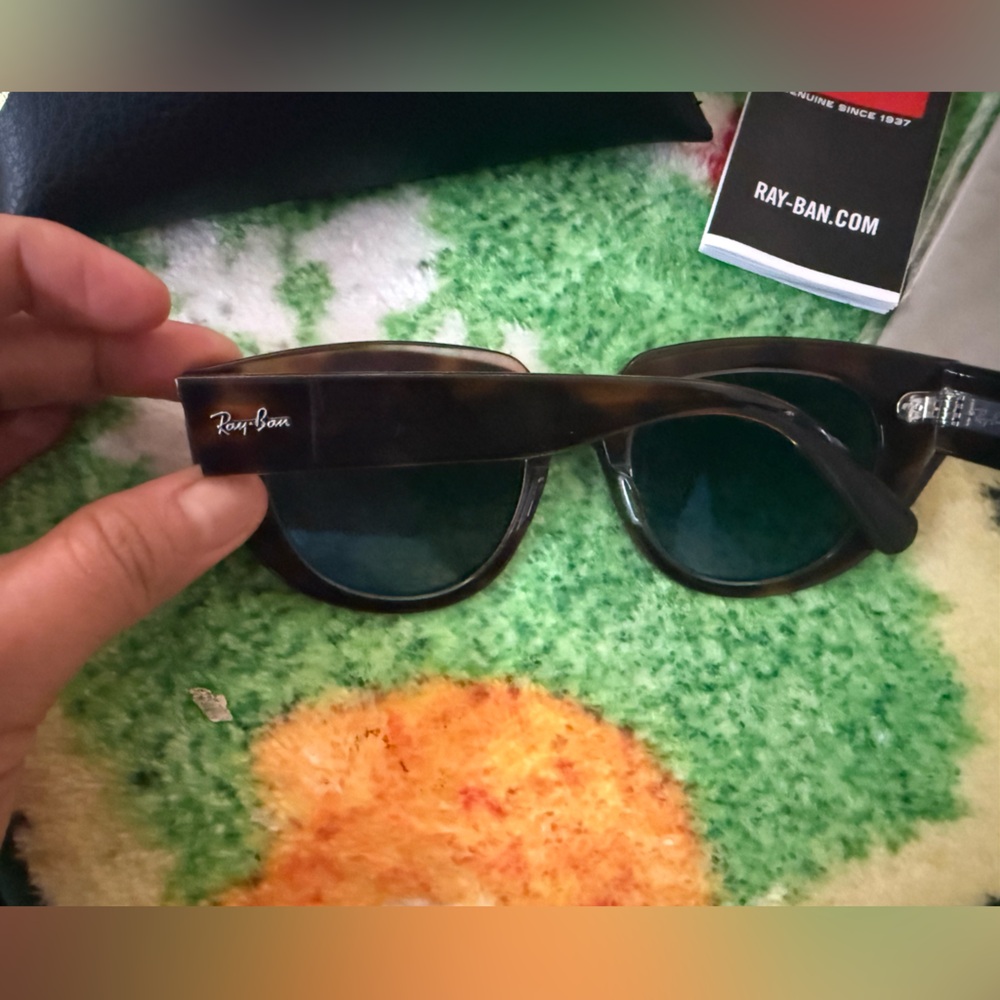 Ray-Ban Tortoise Shell Sunglasses - Picture 2 of 5
